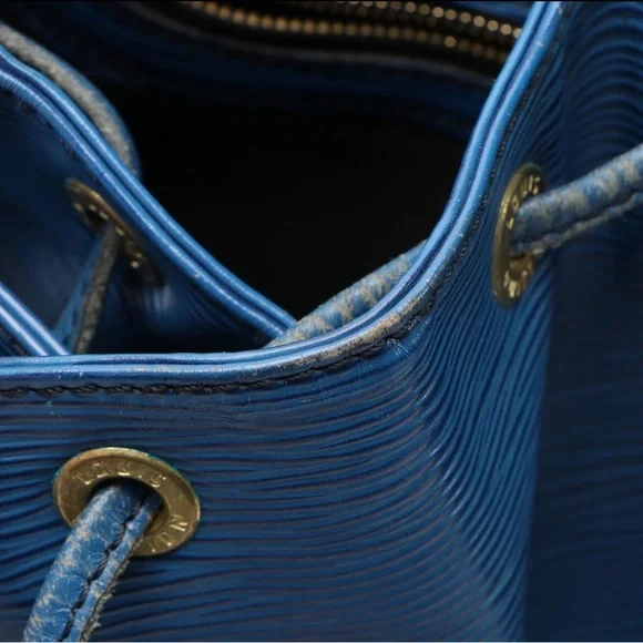 Louis Vuitton Petit Noé Bucket Bag in Toledo Blue Epi Leather - GUC
